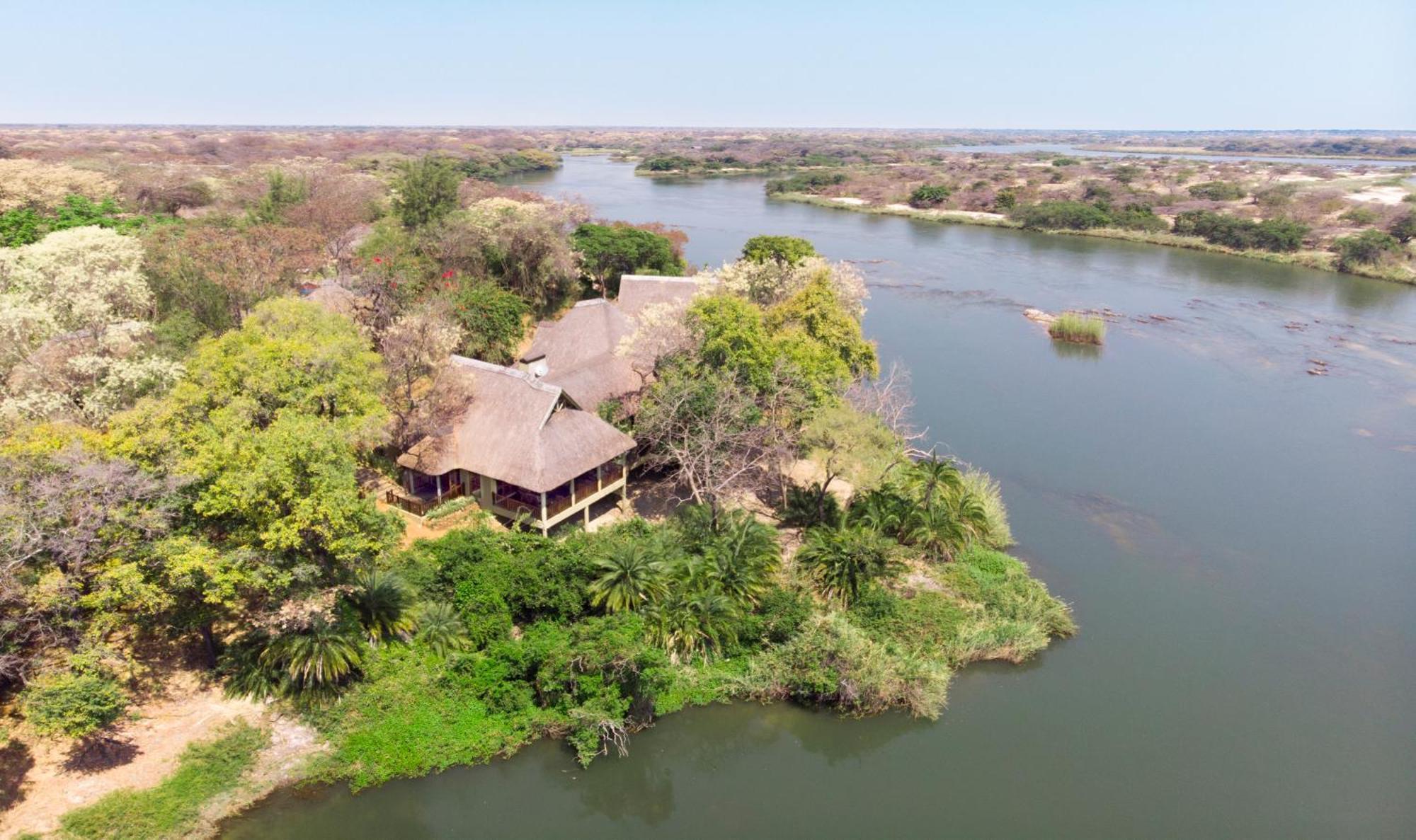 Divava Okavango Resort & Spa Bagani ภายนอก รูปภาพ